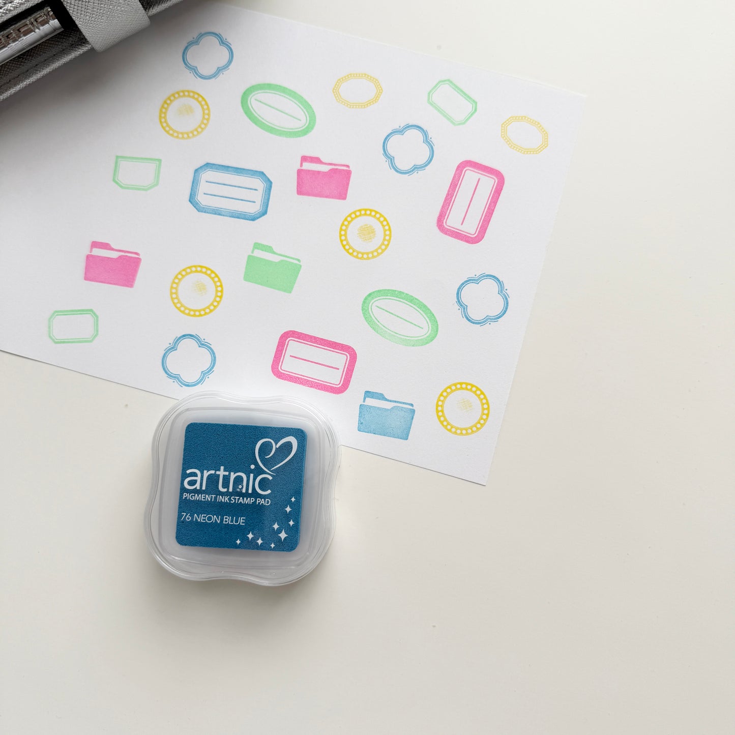 Artnic Neon Ink Pad // 5 Colors