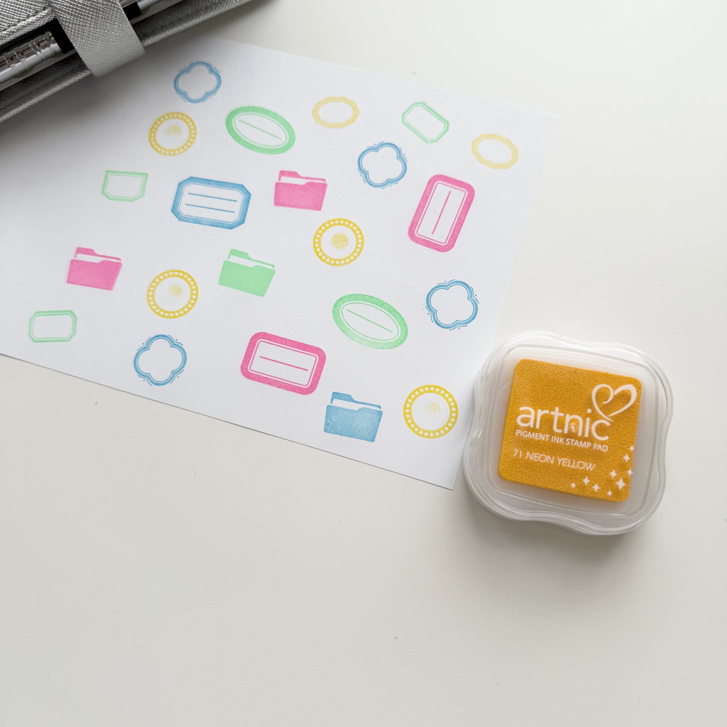 Artnic Neon Ink Pad // 5 Colors