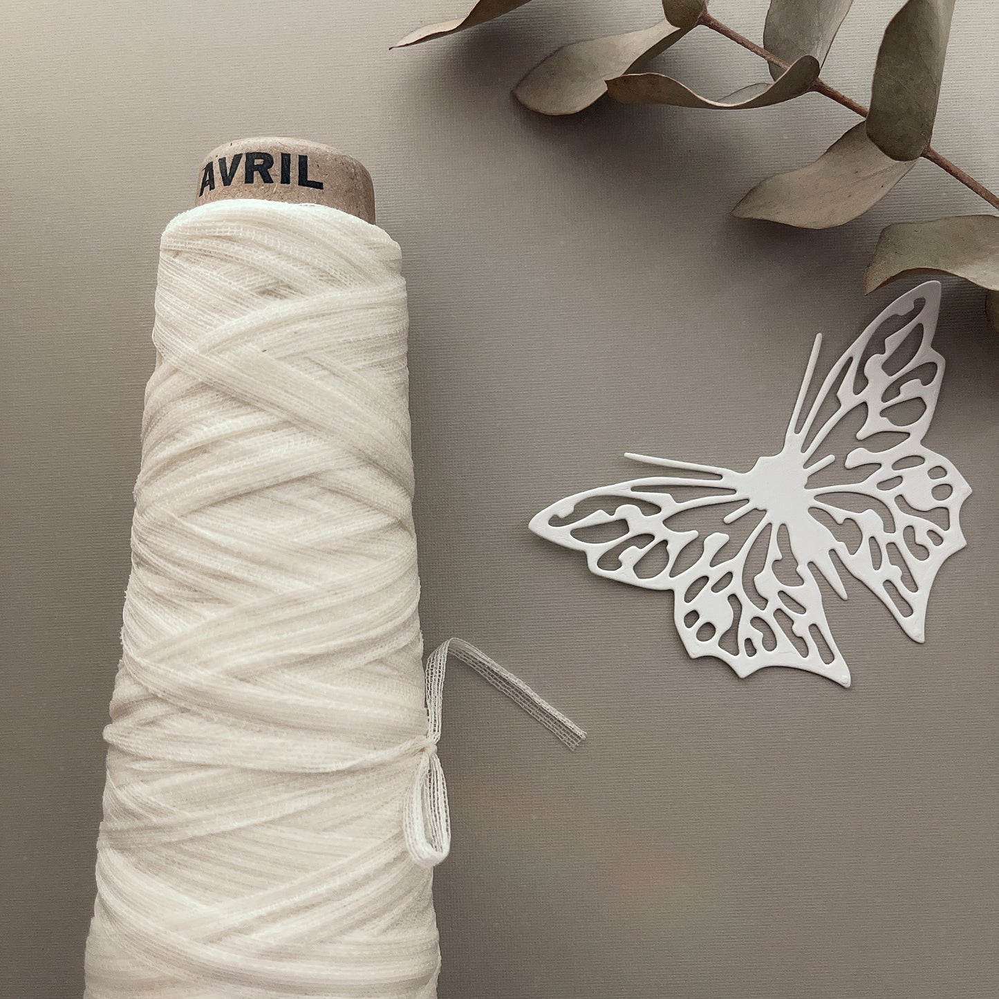 AVRIL Yarn MESH// White