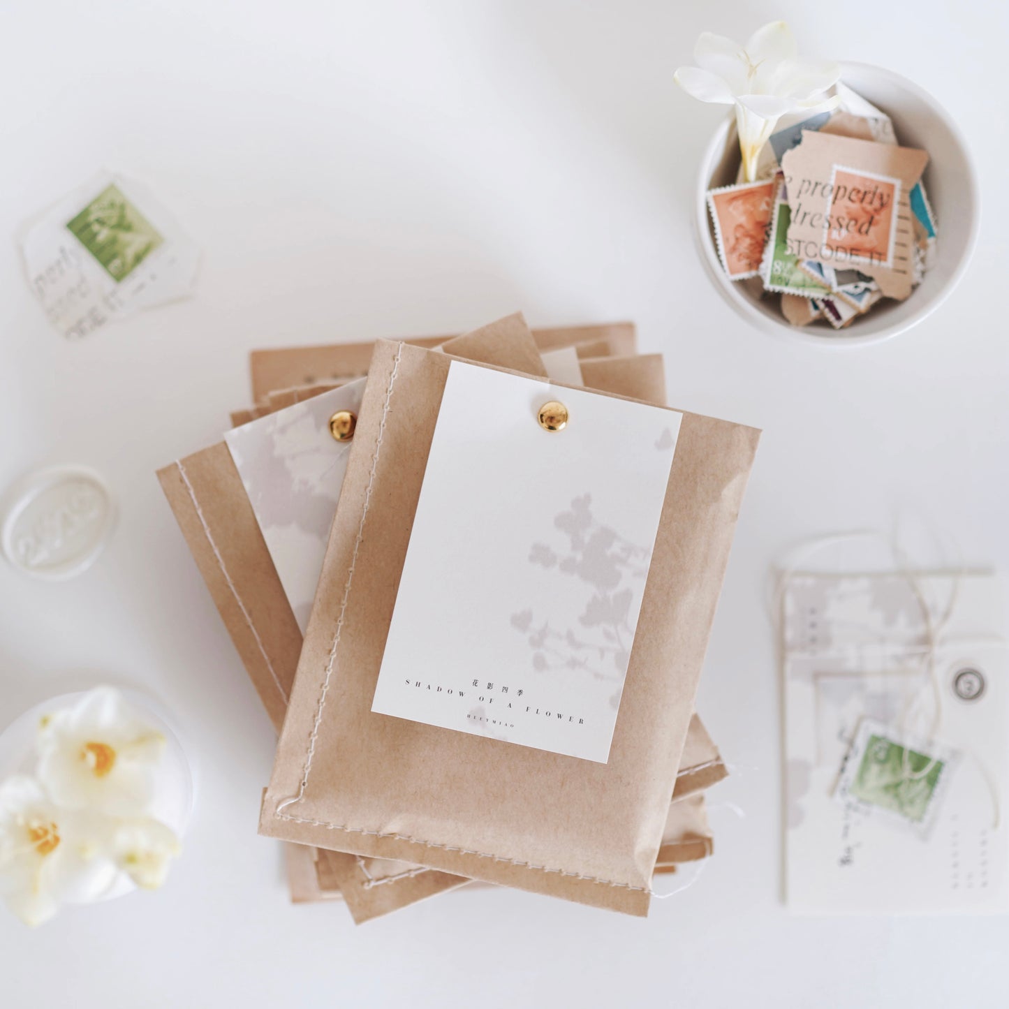 Heeymiao Shadow of a Flower Memo Pad