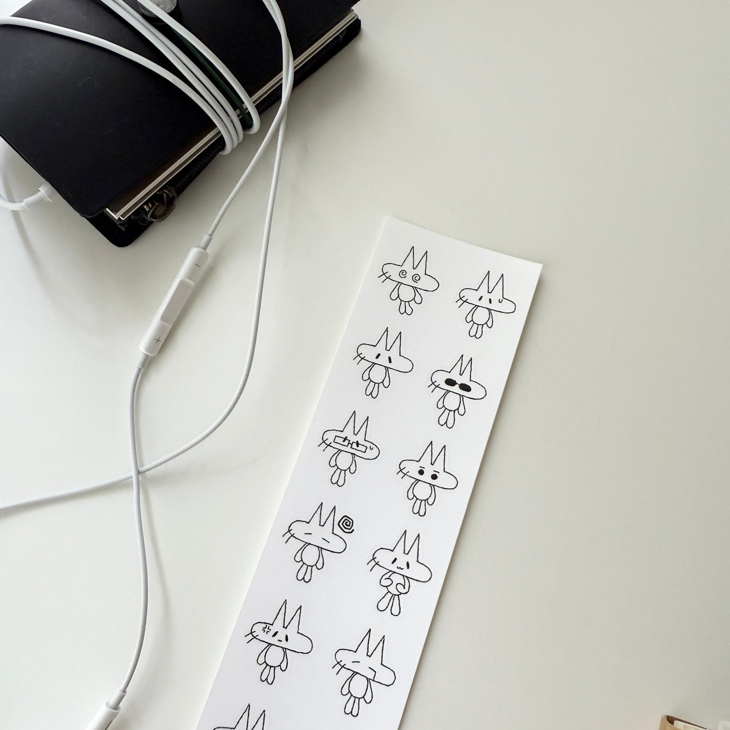 Jeongo Innerside Cat Sticker / White
