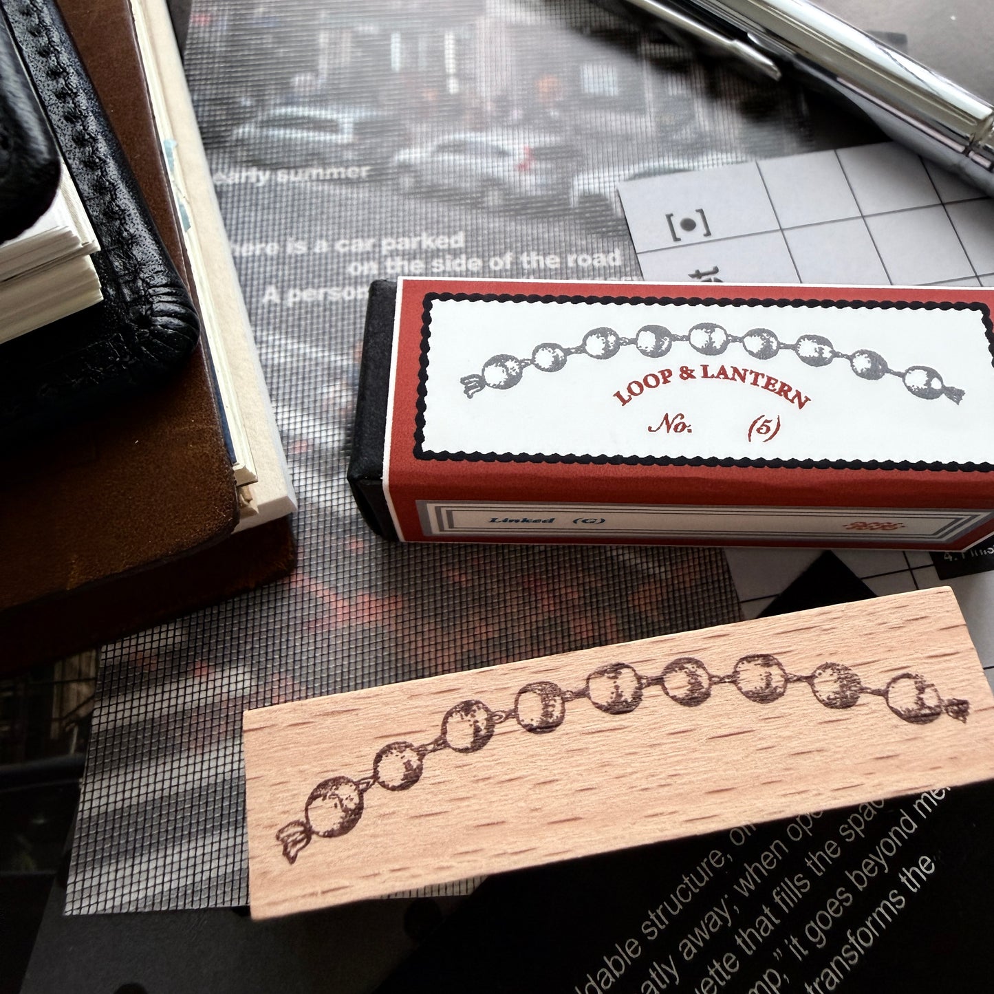 Kurukynki Loop & Lantern Linked Stamp