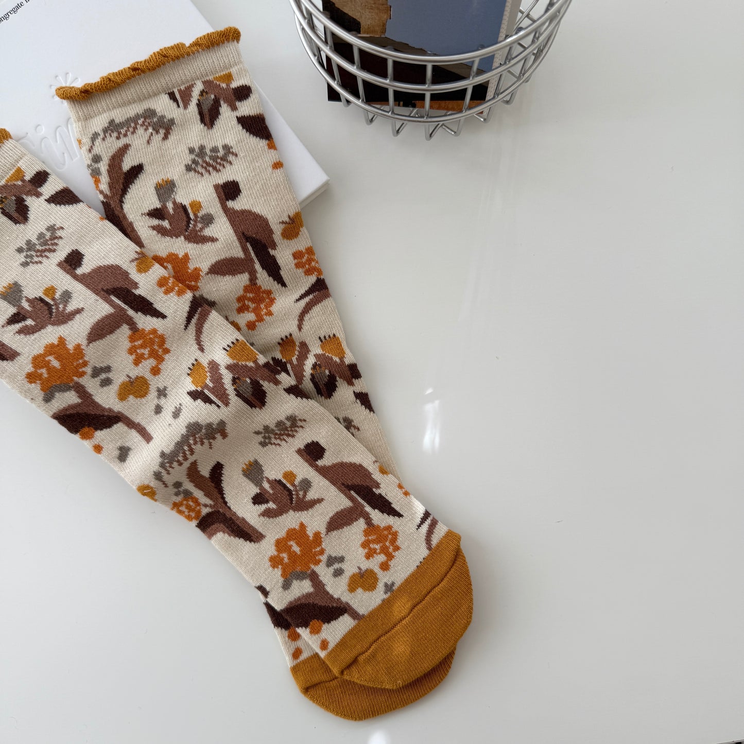 A kind of cafe Women Joyful Socks / Mustard