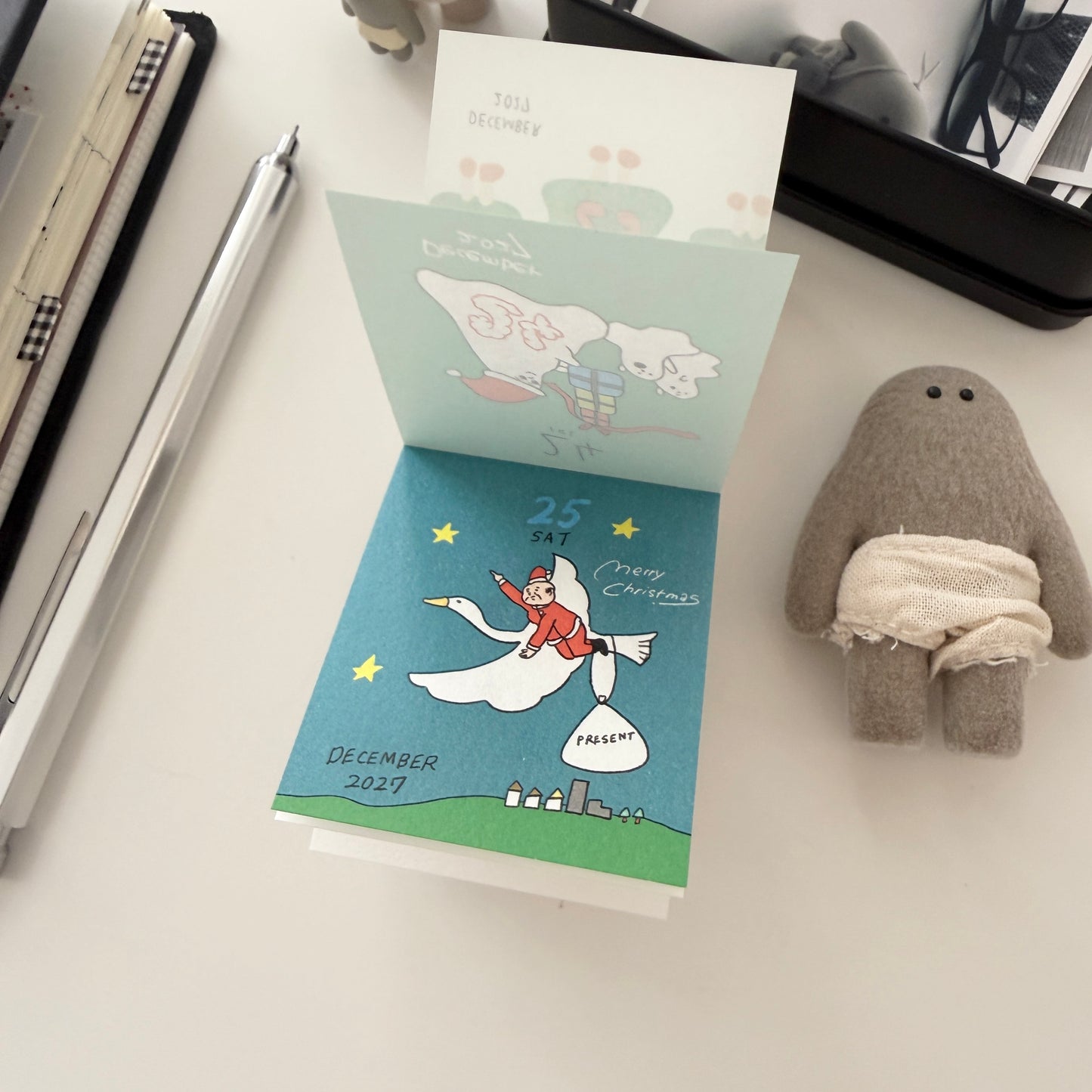 2027 Hanko Makkey Mini Daily Calendar