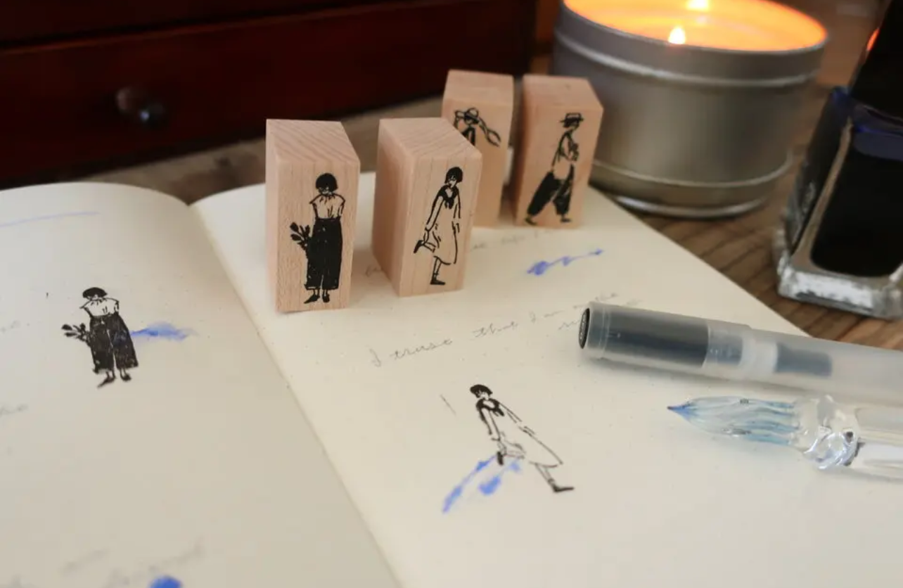 MA7stamp Easy-going Girl Rubber Stamp | Wearing Shoes